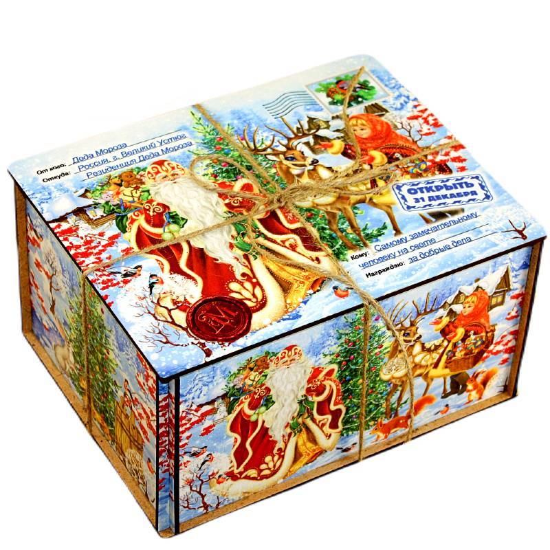 Сладкий подарок на Новый Год в  упаковке из дерева весом 1000 грамм